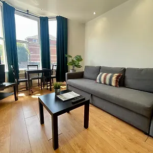 Relax In A Modern By The Centre & Bute Park Apartment Cardiff